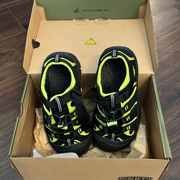 Keen sandals. Size 11. - Picture 1 of 3